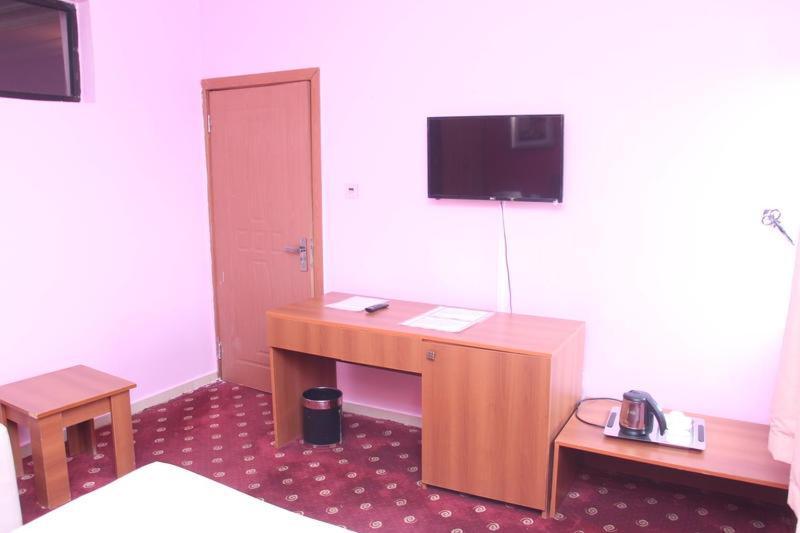 Grand Ibro Hotel Annex Ankuru Exterior photo